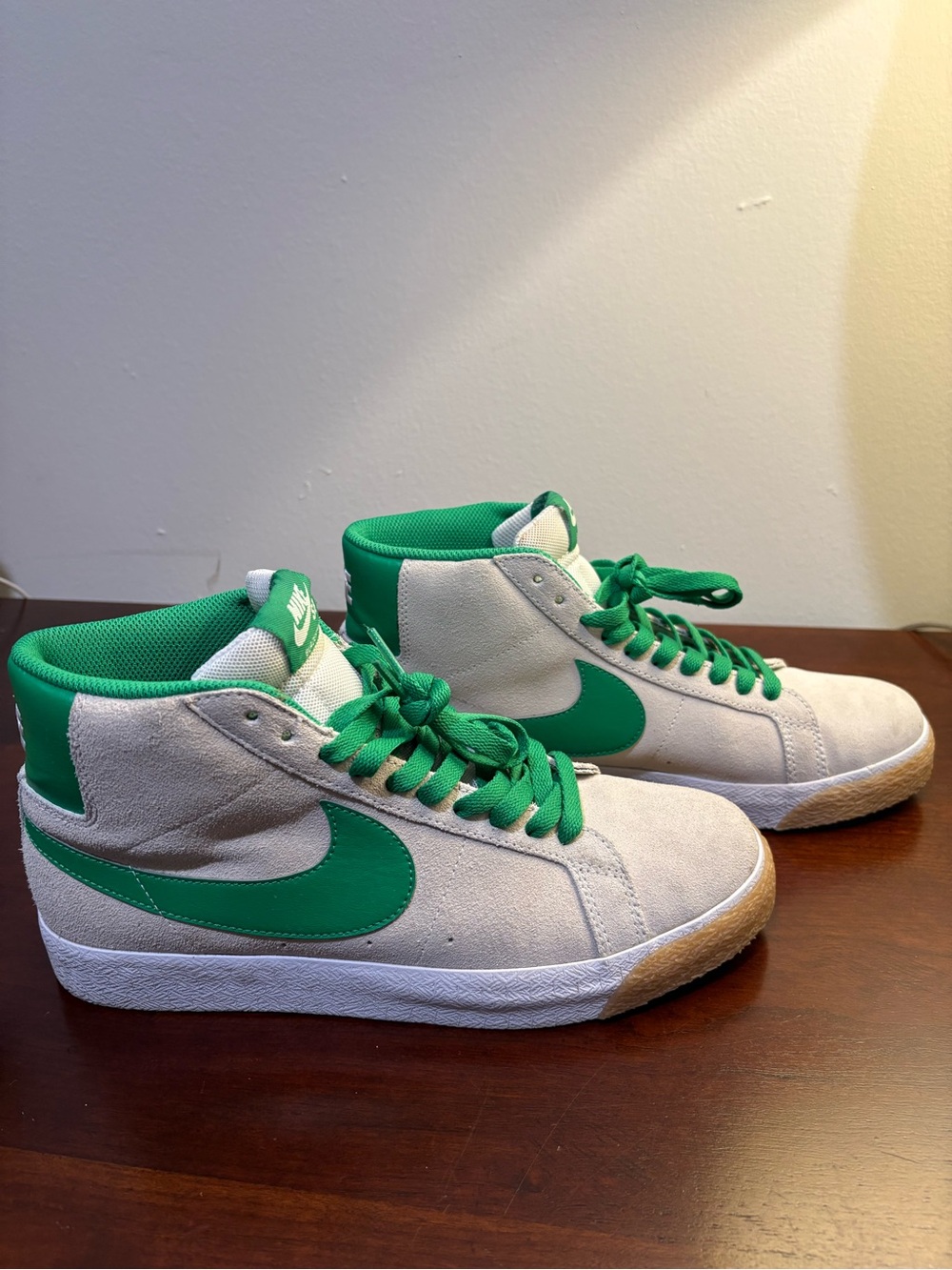 Nike SB Blazer Mid Suede Grey/Green Men's Size 8 US – Excellent Condition